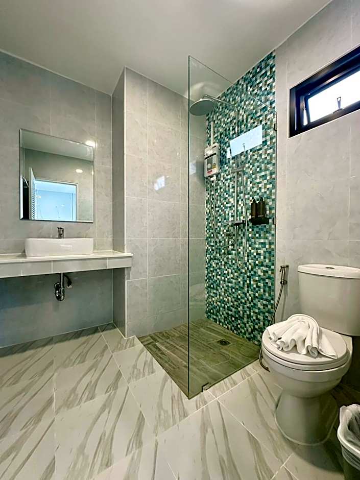 Smile Boutique at Saiyuan