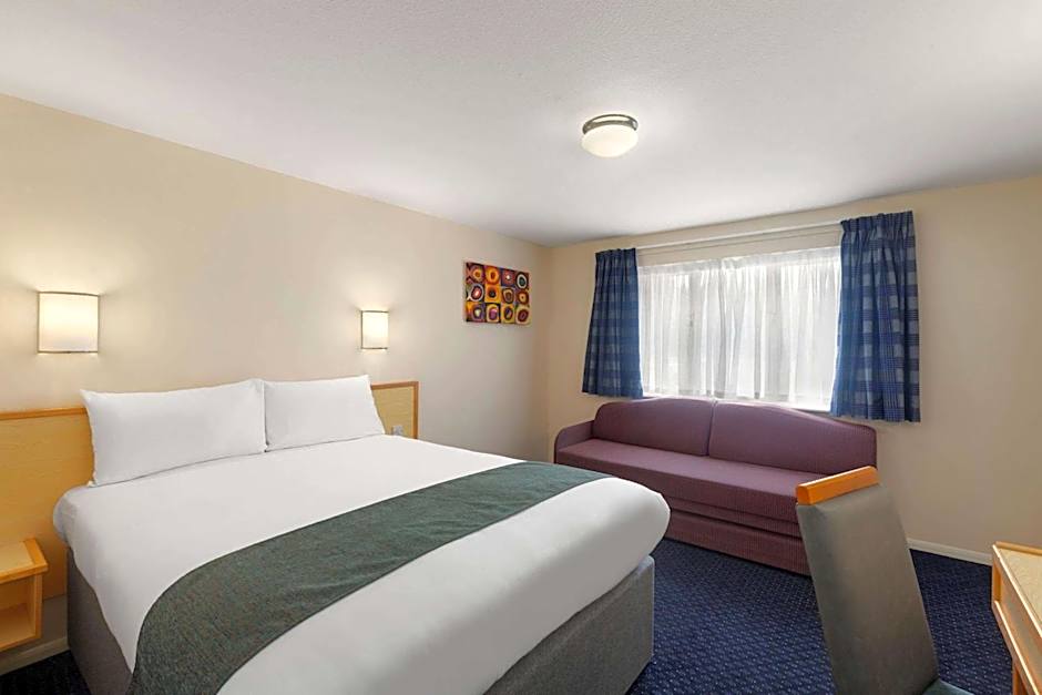 Days Inn Sutton Scotney South