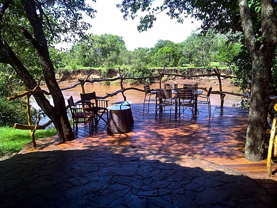 Exploreans Mara River Camp