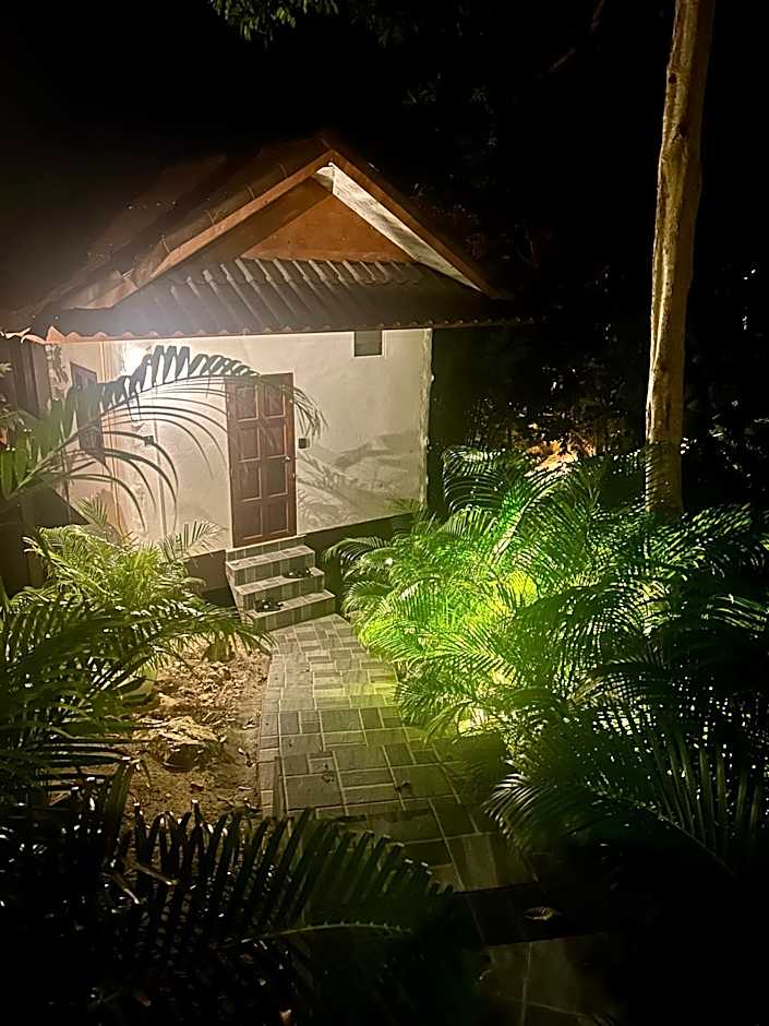 Kalani Bungalows, Haad Yao
