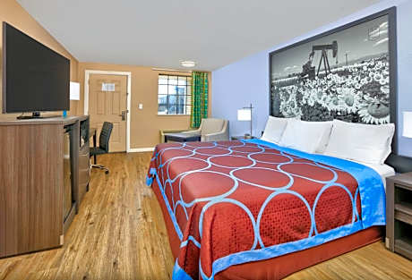 King Room with Bath Tub - Mobility Accessible/Non-Smoking