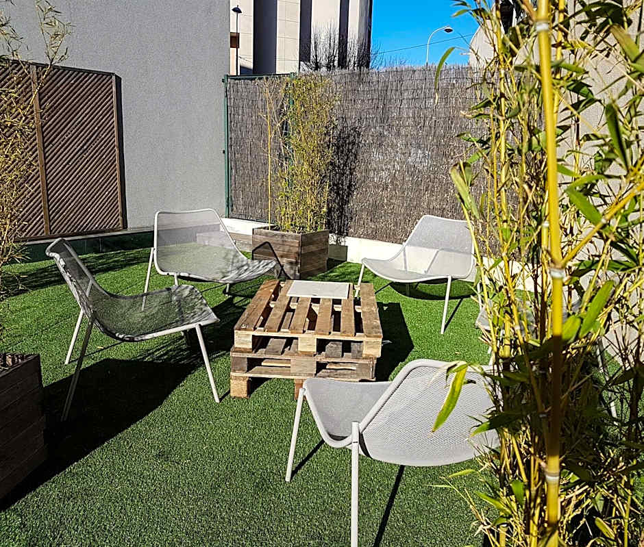 Esatitude Hotel