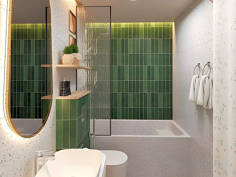 Me Saigon Boutique Hotel