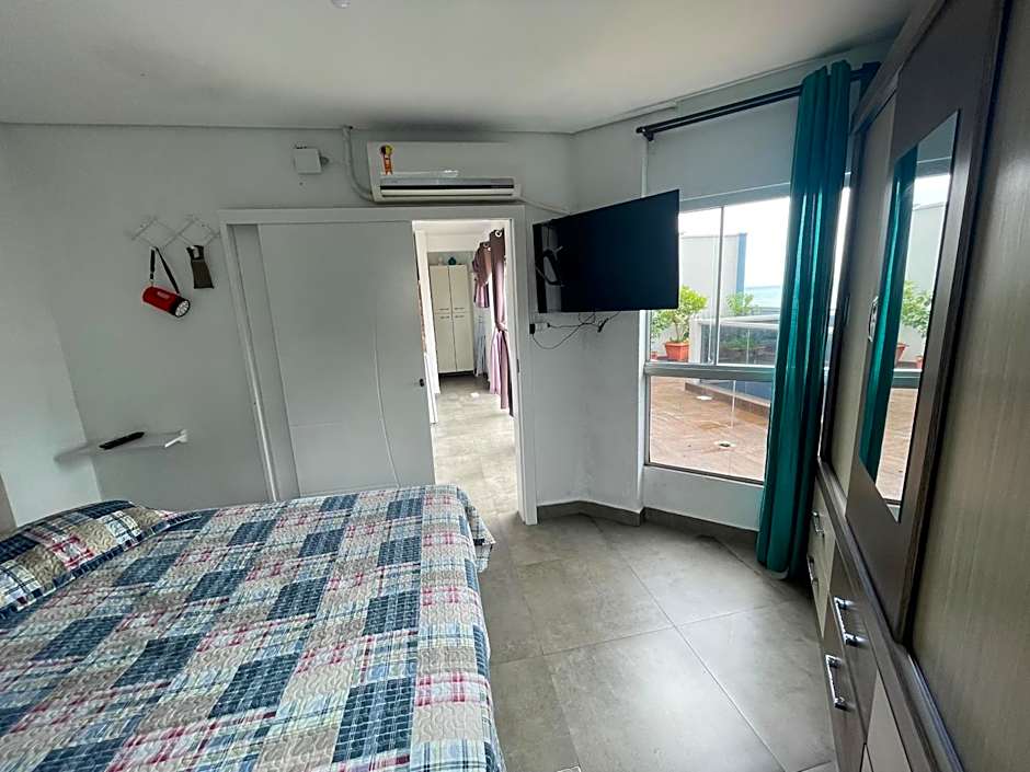 Itapema-Meia Praia- 3 quartos - Frente Mar!