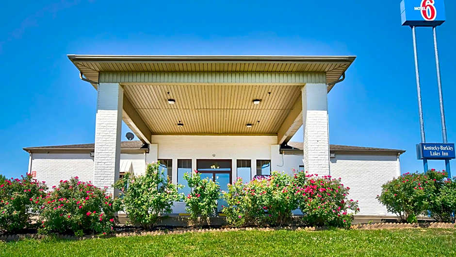 Motel 6-Grand Rivers, KY