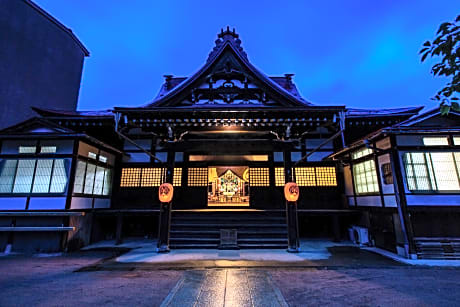 TEMPLE HOTEL TAKAYAMA ZENKOJI