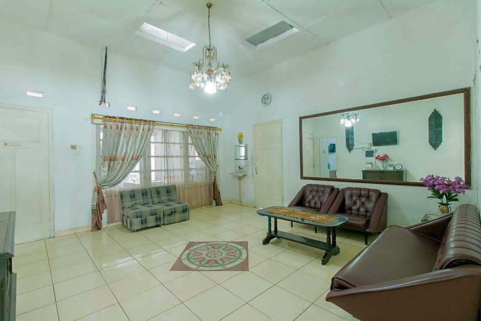 Spot On 1707 Hotel Mustika Widyasari