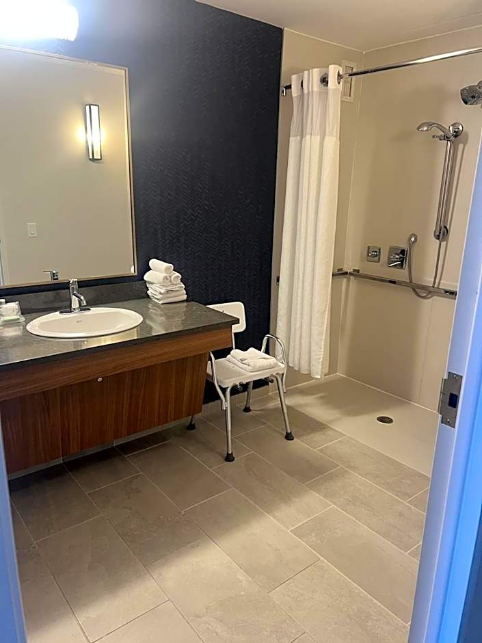 Fairfield Inn and Suites by Marriott Springfield Enfield
