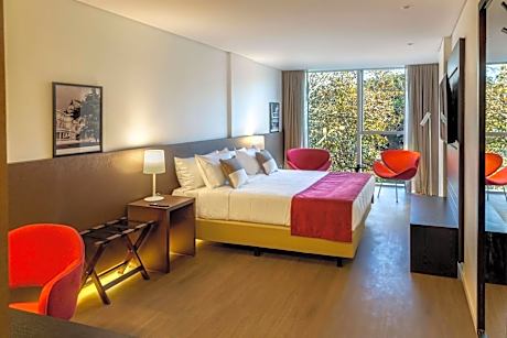 King Room with City View - Non-Smoking