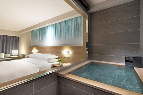 Premium w/ Hot Spring, Guest room, Garden view