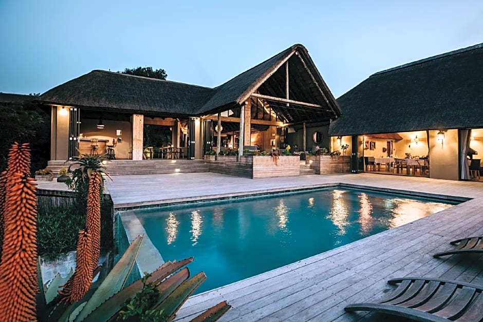 Bukela Game Lodge - Amakhala Game Reserve