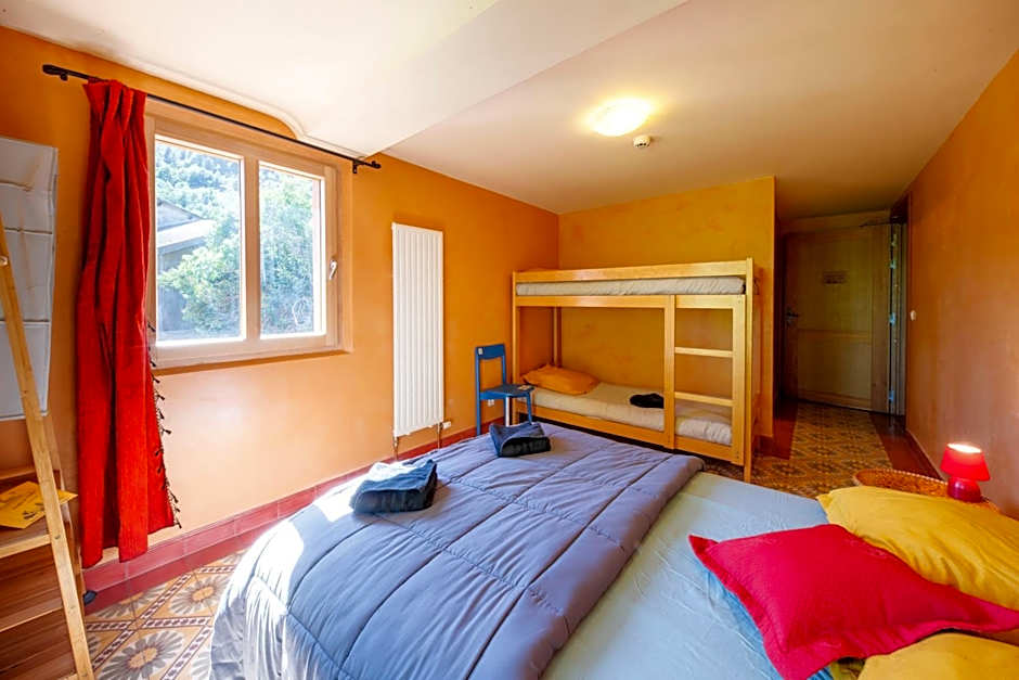 Eco-hôtel et Yourtes du Mercantour