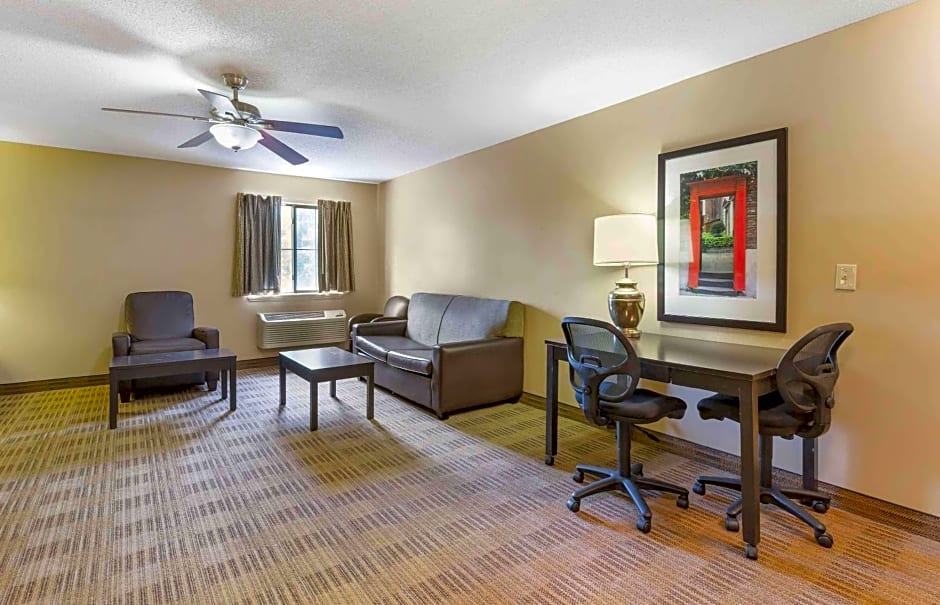 Extended Stay America Suites - Raleigh - Cary - Harrison Ave.