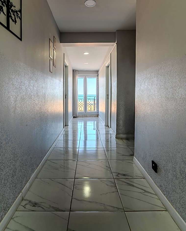 Airport Black Sea Hotel & Restaurant