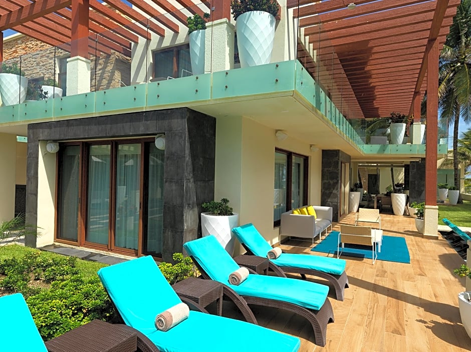 Azul Villa Esmeralda, by Karisma