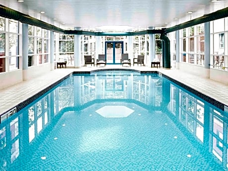 Novotel London Heathrow Airport M4 Jct. 4