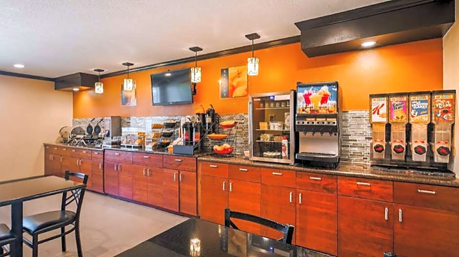 Best Western Plus Twin View Inn & Suites
