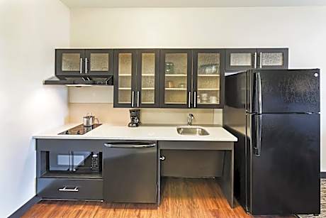 King Studio Suite - Hearing Access Tub/Non-Smoking