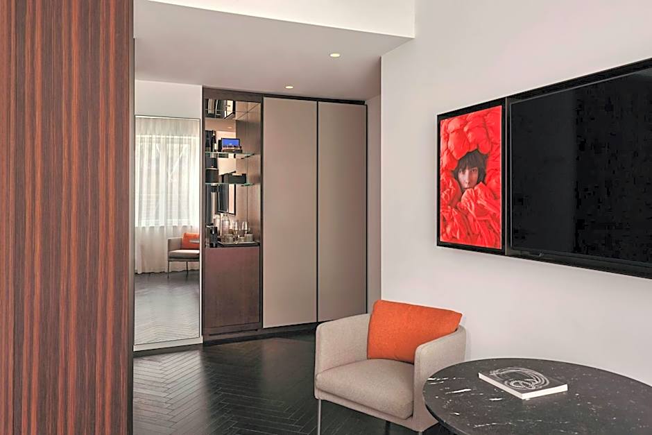 Dorothea Hotel, Budapest, Autograph Collection
