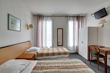 Twin Room with Private Bathroom