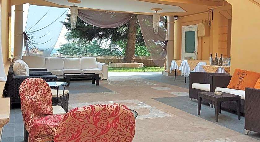 VILLA EVELINA CLUB 