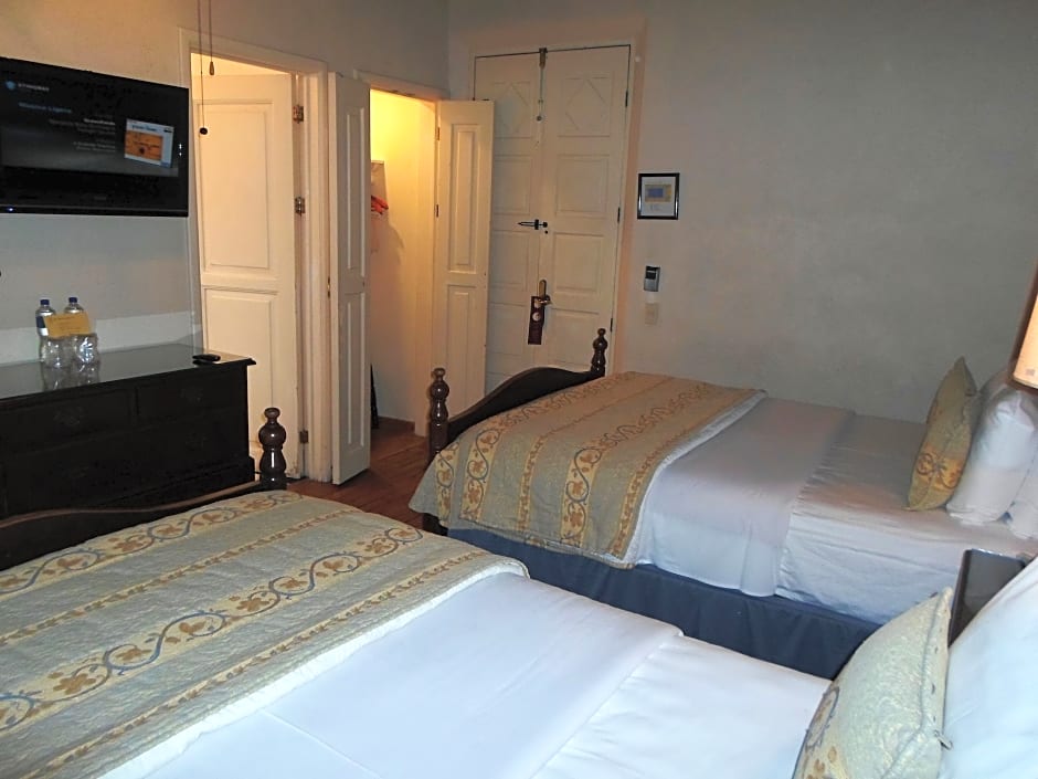 Hotel Virrey De Mendoza