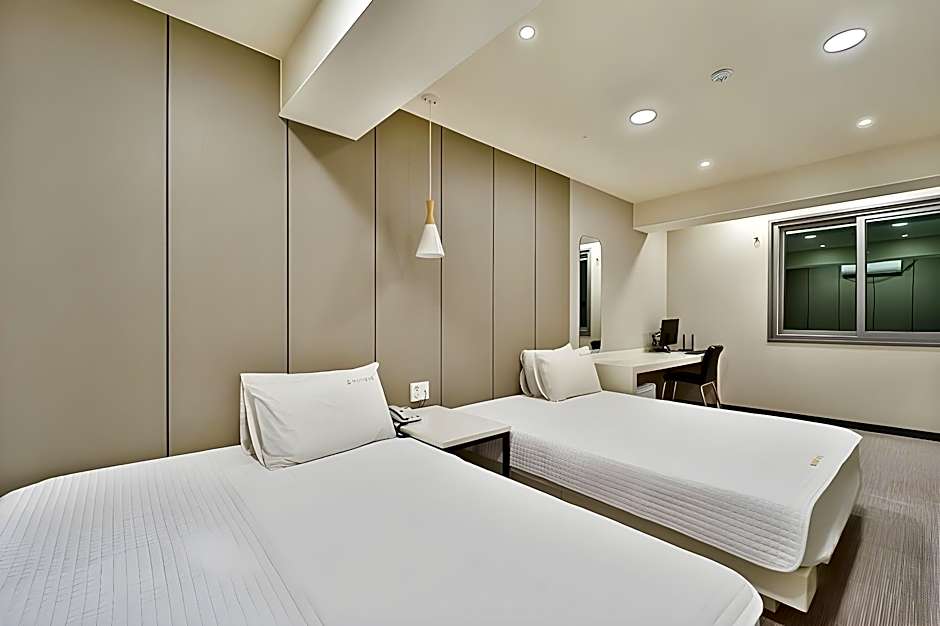 Top Motel