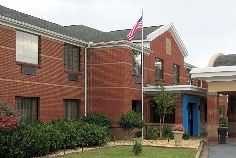 Econo Lodge Inn & Suites