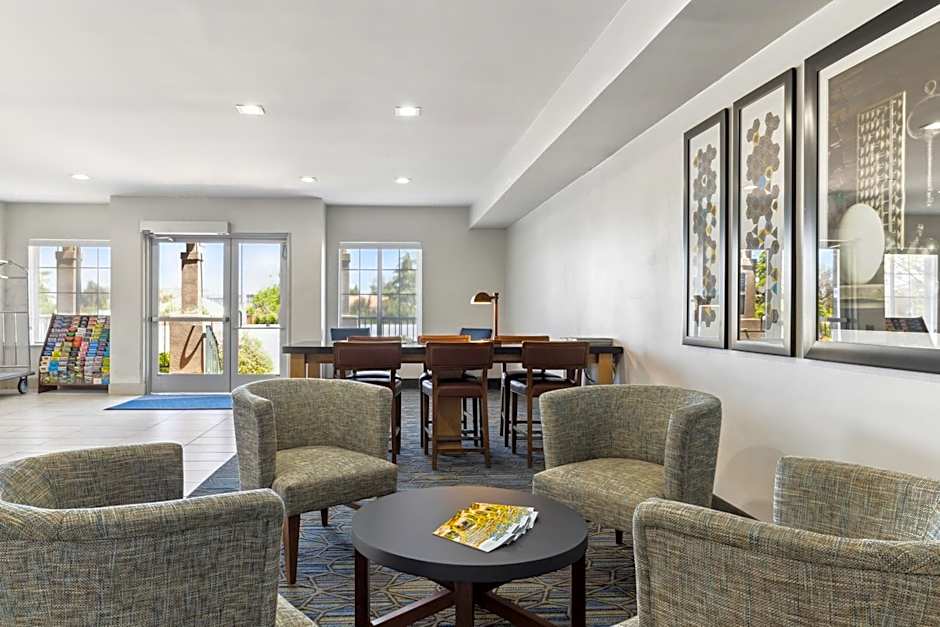 Holiday Inn Express & Suites Mountain View Silicon Valley By IHG