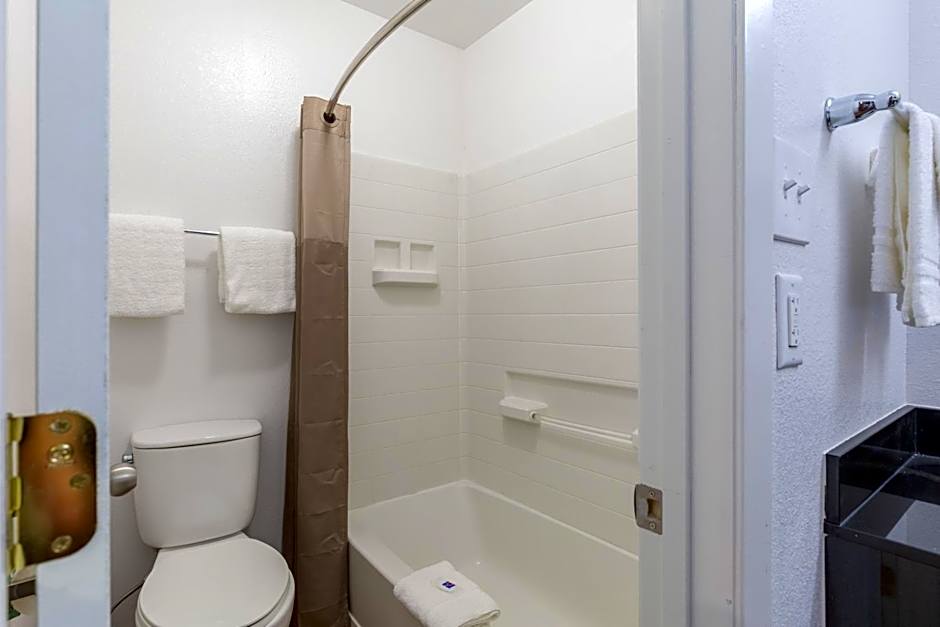 Studio 6-Bryan, TX - University Area