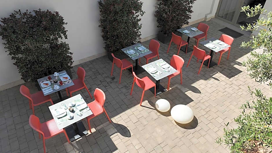 10 Catalani Rooms