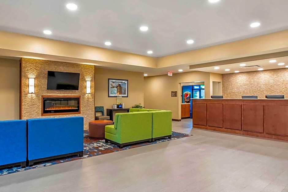 Comfort Inn and Suites Ames near ISU Campus