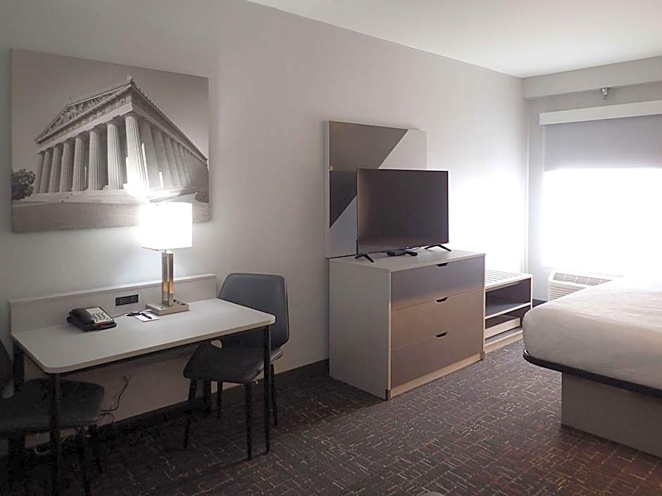 Brentwood Suites, Ascend Hotel Collection