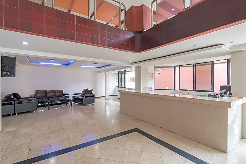 RedDoorz near Sukabumi Station 2