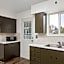 Lovely 2BR Home in Foster Ave