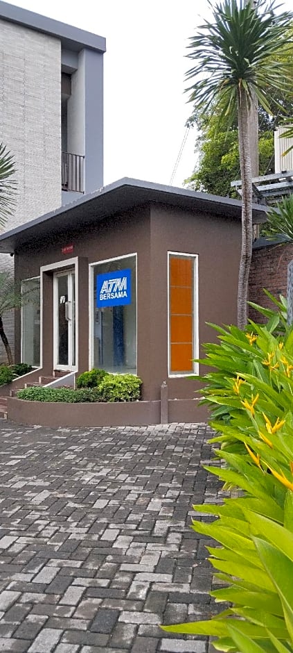 GRAND KOLOPAKING HOTEL