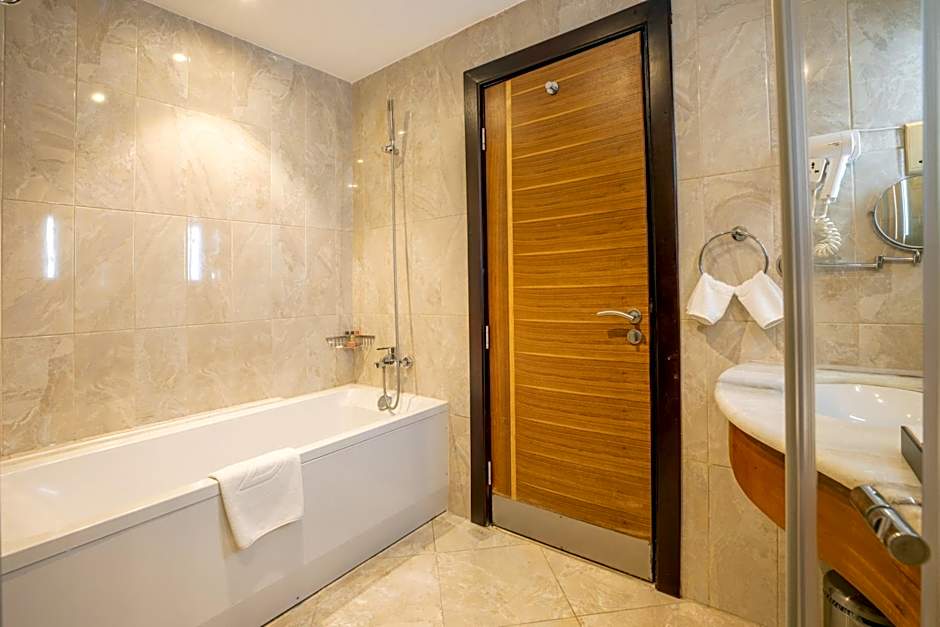 Golden Tulip Canaan Kampala