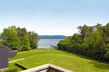 Superior Twin Room with Lake View