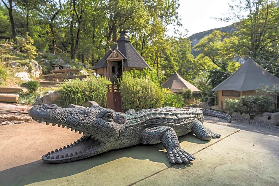 Prehistoric Lodge - Adult Only