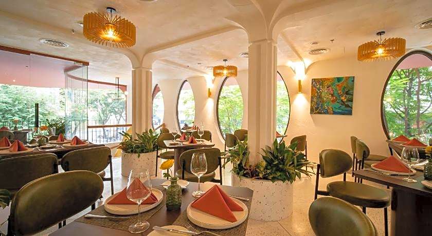 Me Saigon Boutique Hotel