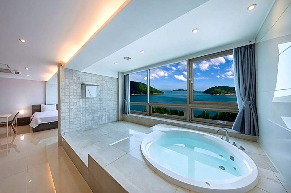 HOTEL SANGSANG & Private Sang Sang Pool Villa