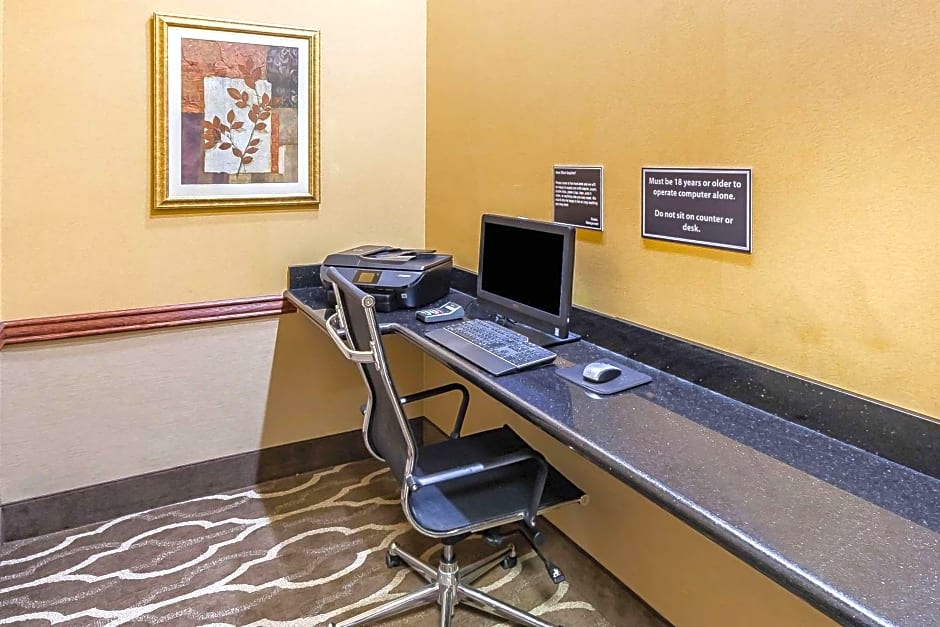Comfort Suites Yukon - SW Oklahoma City