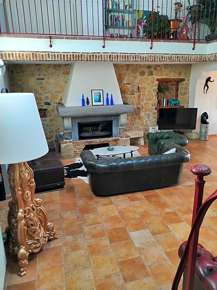 VILLA ARTEMiA