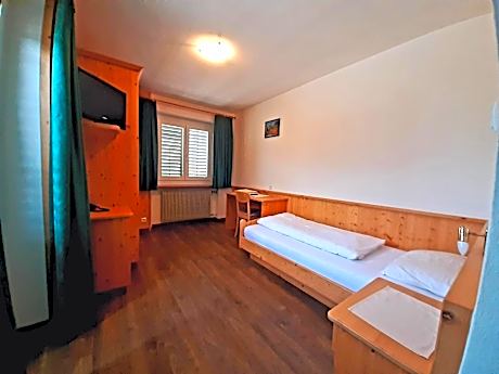 Classic Single Room with Shower