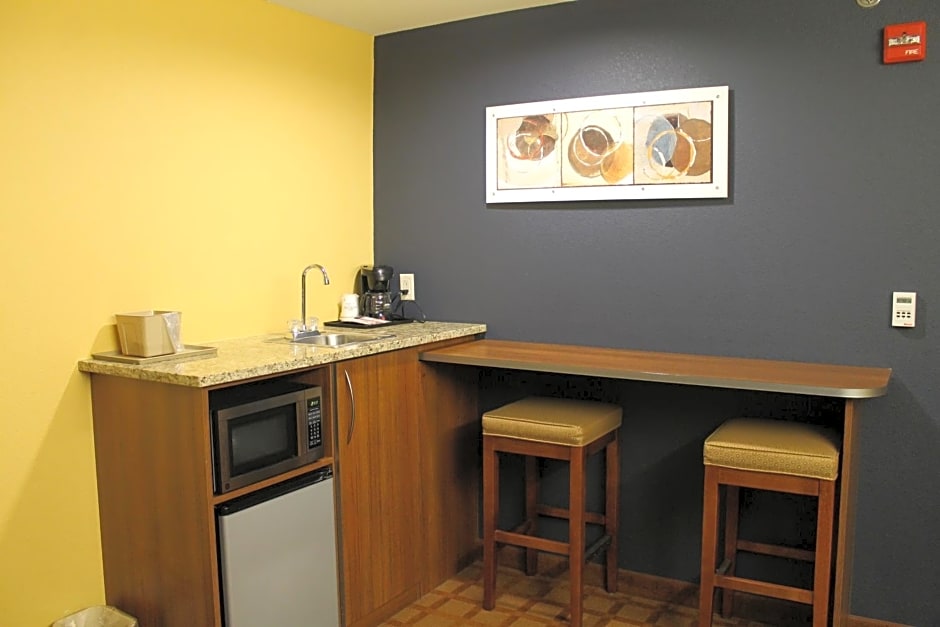 Microtel Inn & Suites by Wyndham Kearney