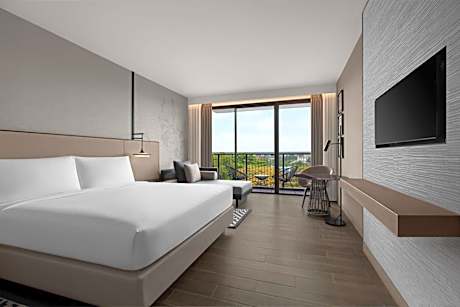 Deluxe King Room with Balcony