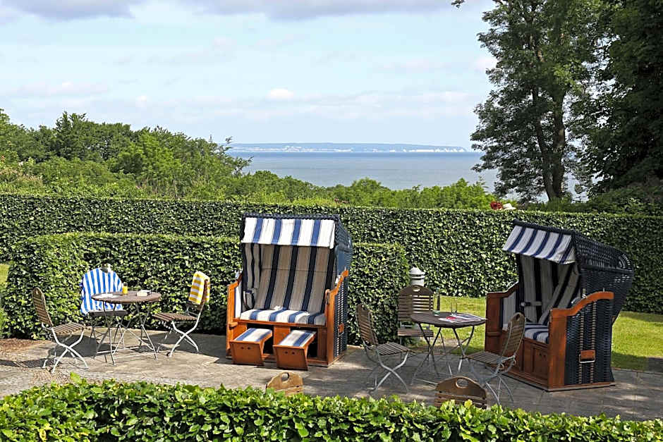 Rügener Ferienhäuser am Hochufer