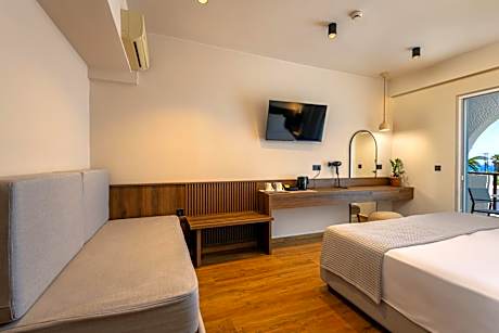 Deluxe Double Room with Sea View