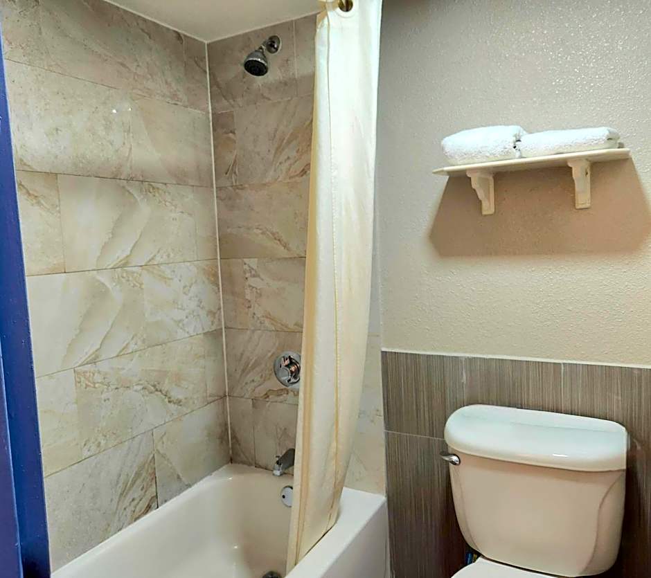 Days Inn by Wyndham Houston