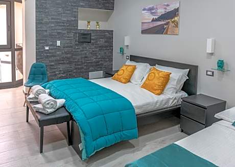 Quadruple Room with Private Bathroom